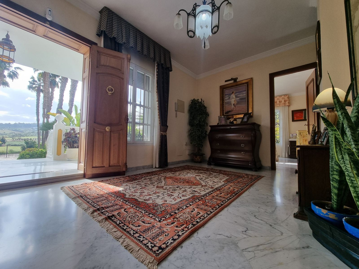 House for sale in Alhaurín el Grande | 9 bedrooms H5111359