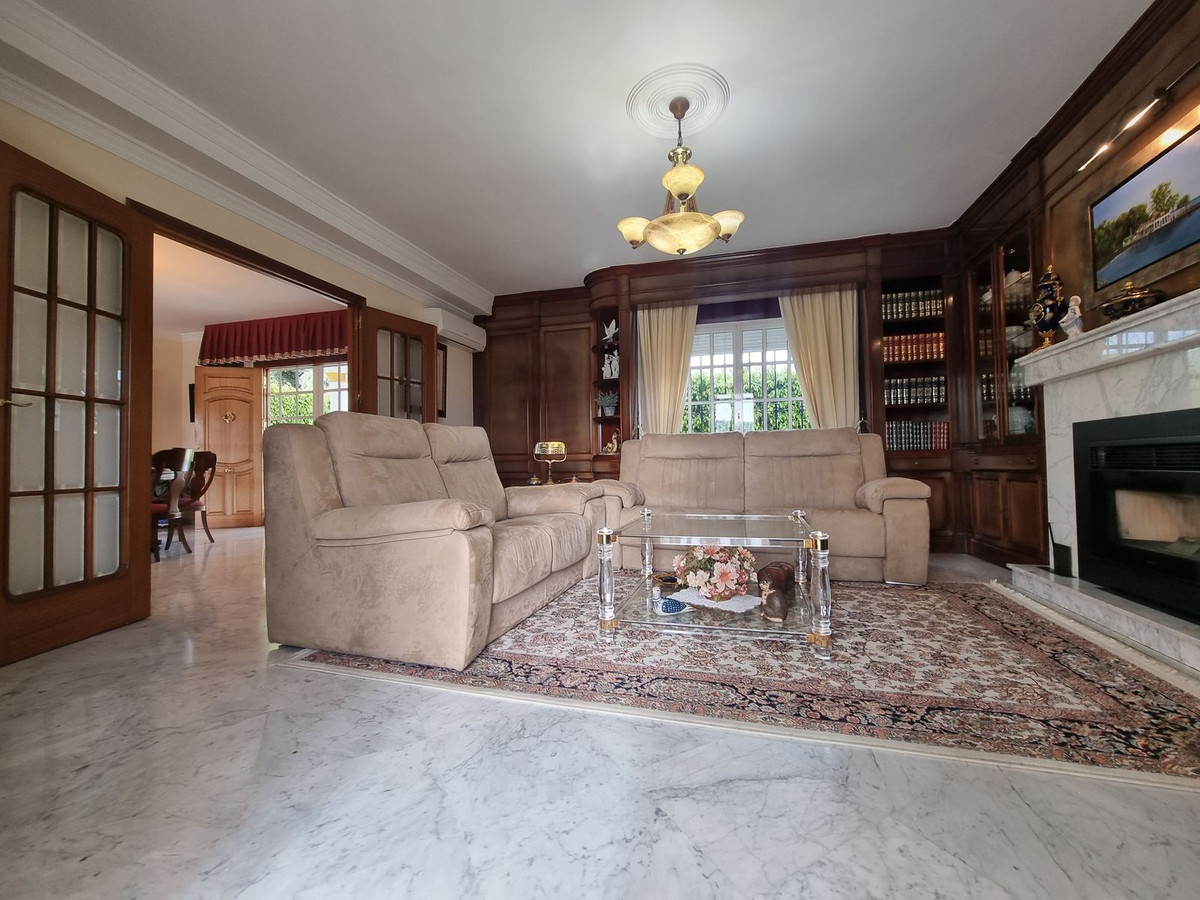 House for sale in Alhaurín el Grande | 9 bedrooms H5111359