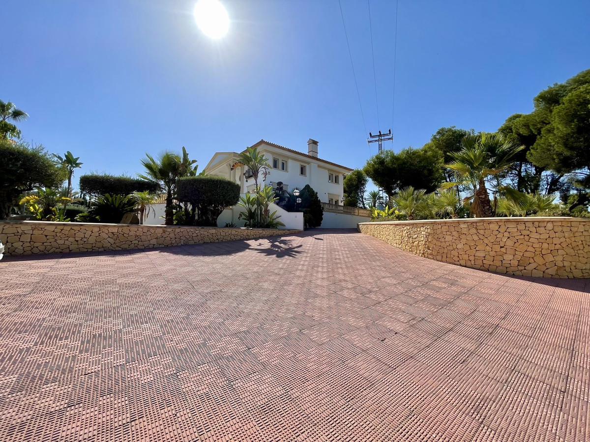 Property main view 80