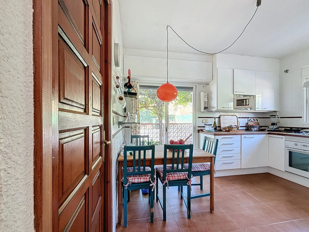 Detached Villa te koop in Almayate | 3 slaapkamers H4887367
