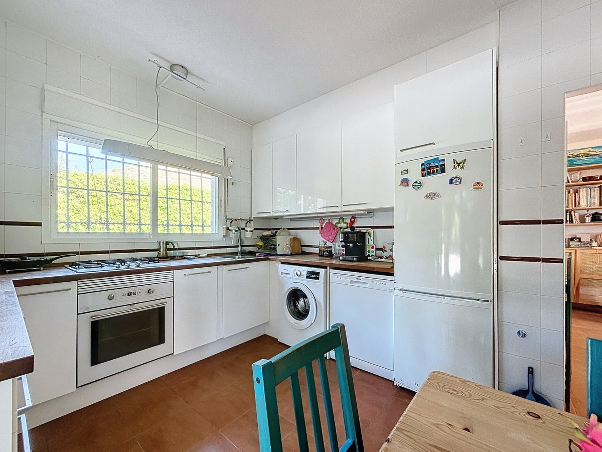 Detached Villa te koop in Almayate | 3 slaapkamers H4887367