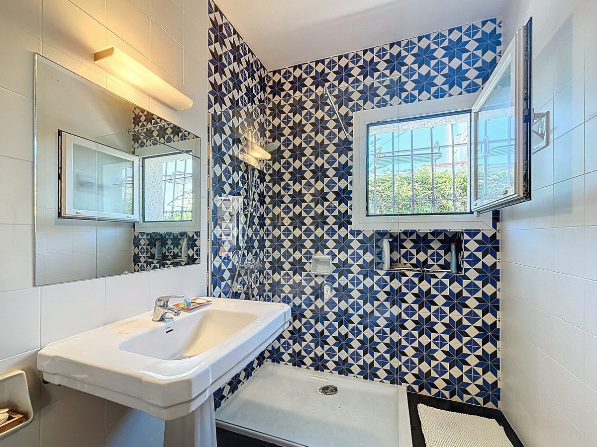 Detached Villa te koop in Almayate | 3 slaapkamers H4887367