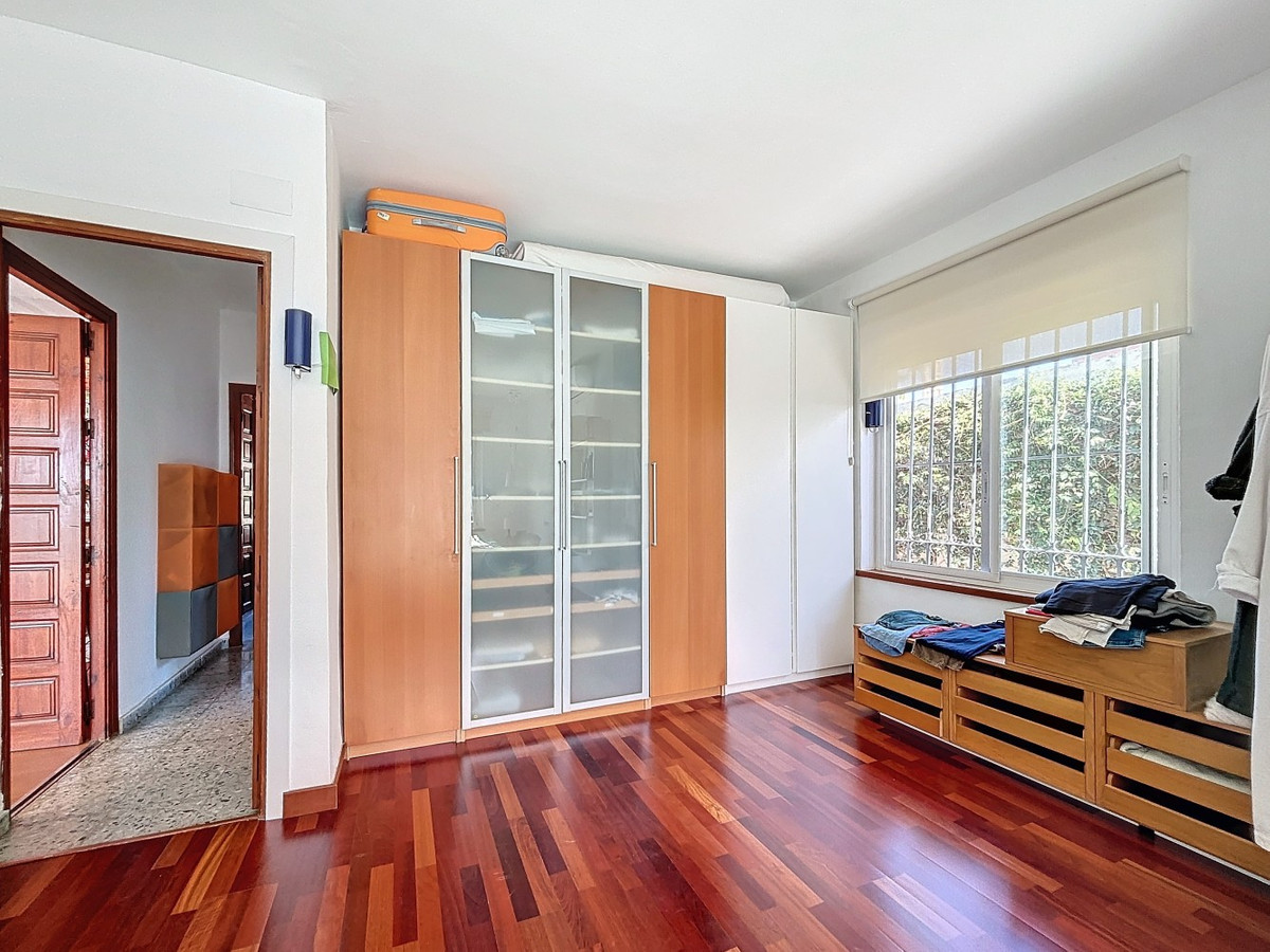 Detached Villa te koop in Almayate | 3 slaapkamers H4887367