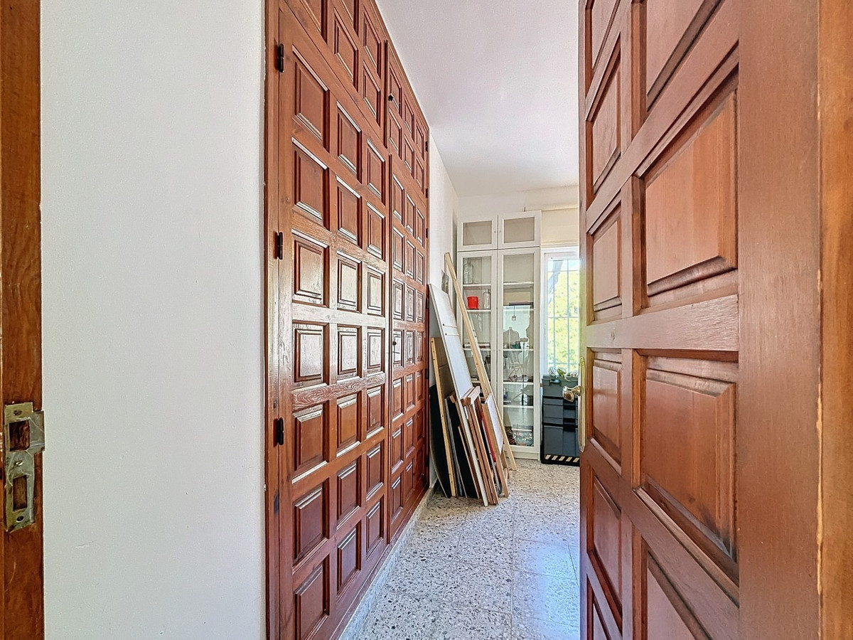 Detached Villa te koop in Almayate | 3 slaapkamers H4887367
