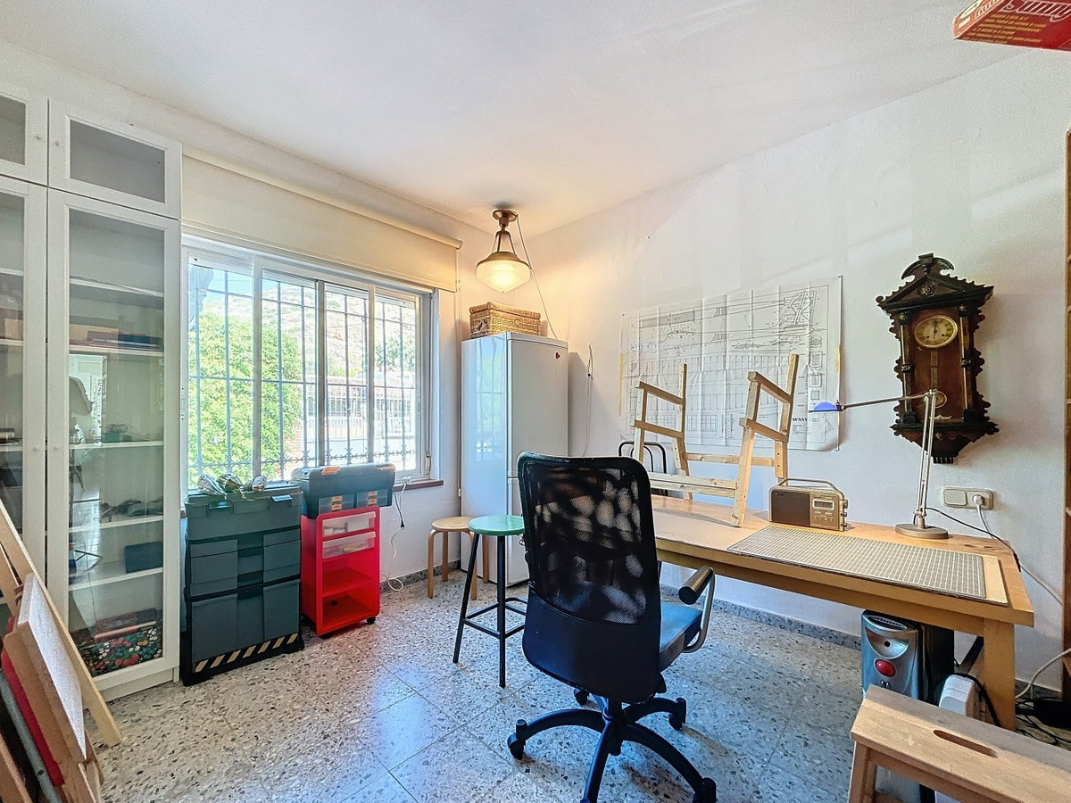 Detached Villa te koop in Almayate | 3 slaapkamers H4887367