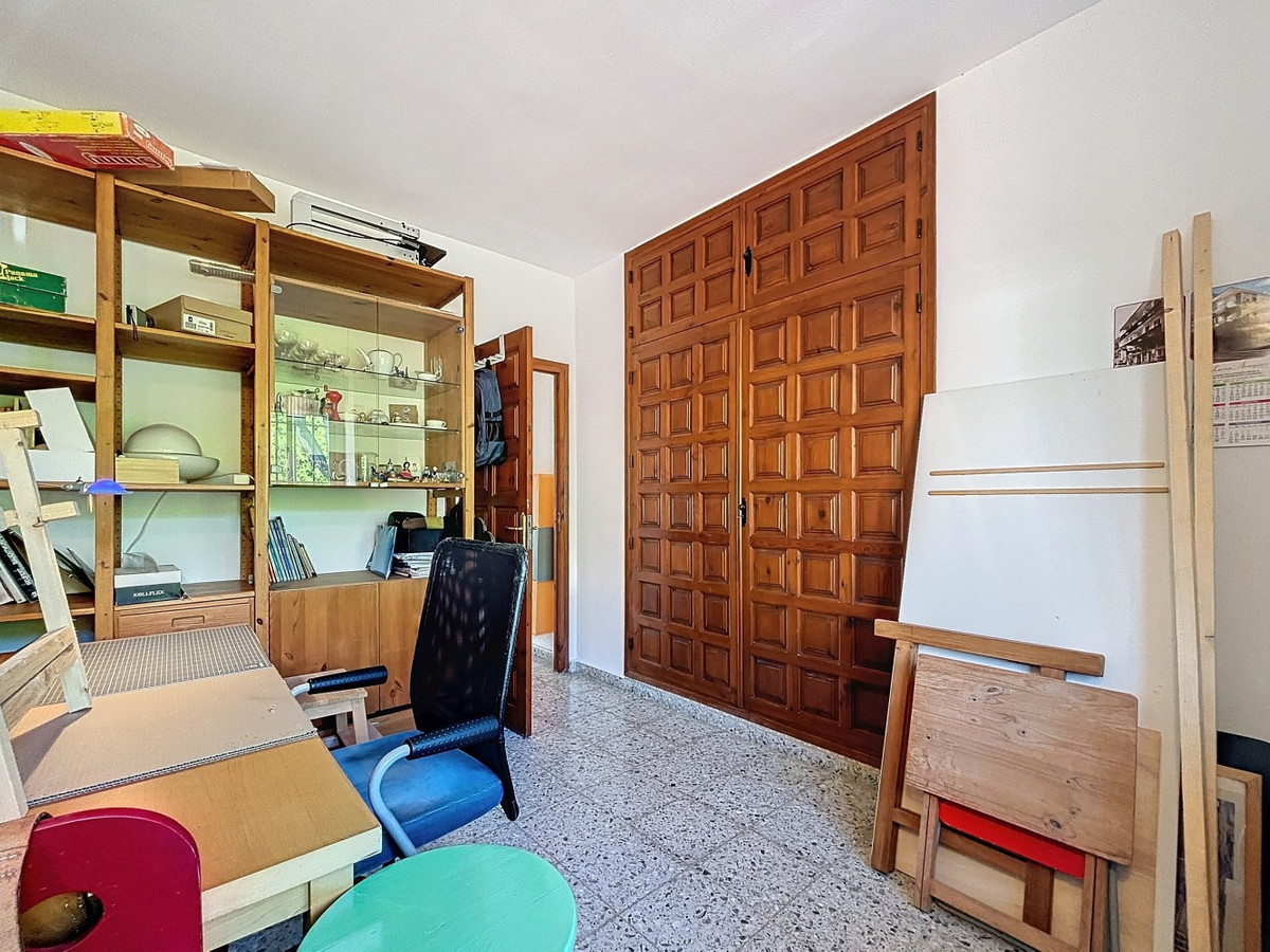 Detached Villa te koop in Almayate | 3 slaapkamers H4887367