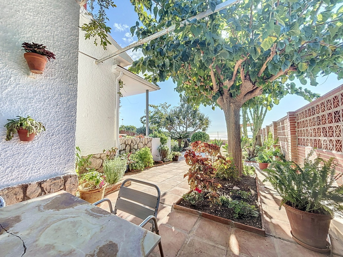 Detached Villa te koop in Almayate | 3 slaapkamers H4887367