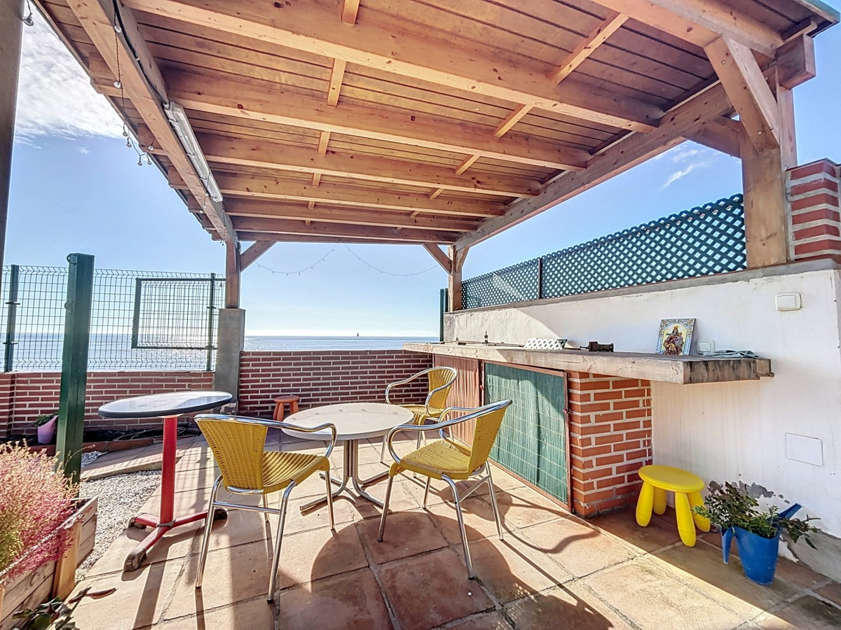 Detached Villa te koop in Almayate | 3 slaapkamers H4887367