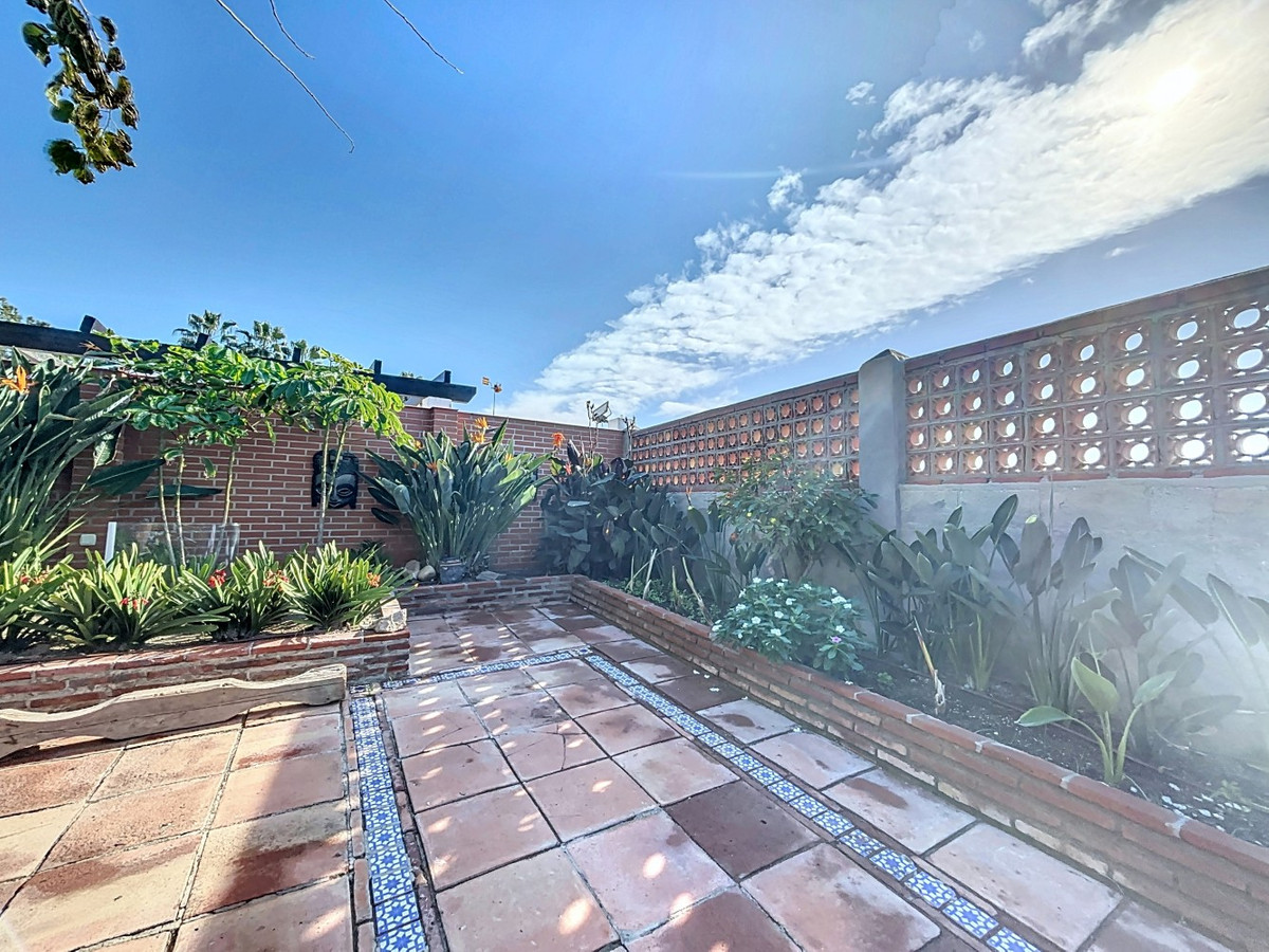 Detached Villa te koop in Almayate | 3 slaapkamers H4887367