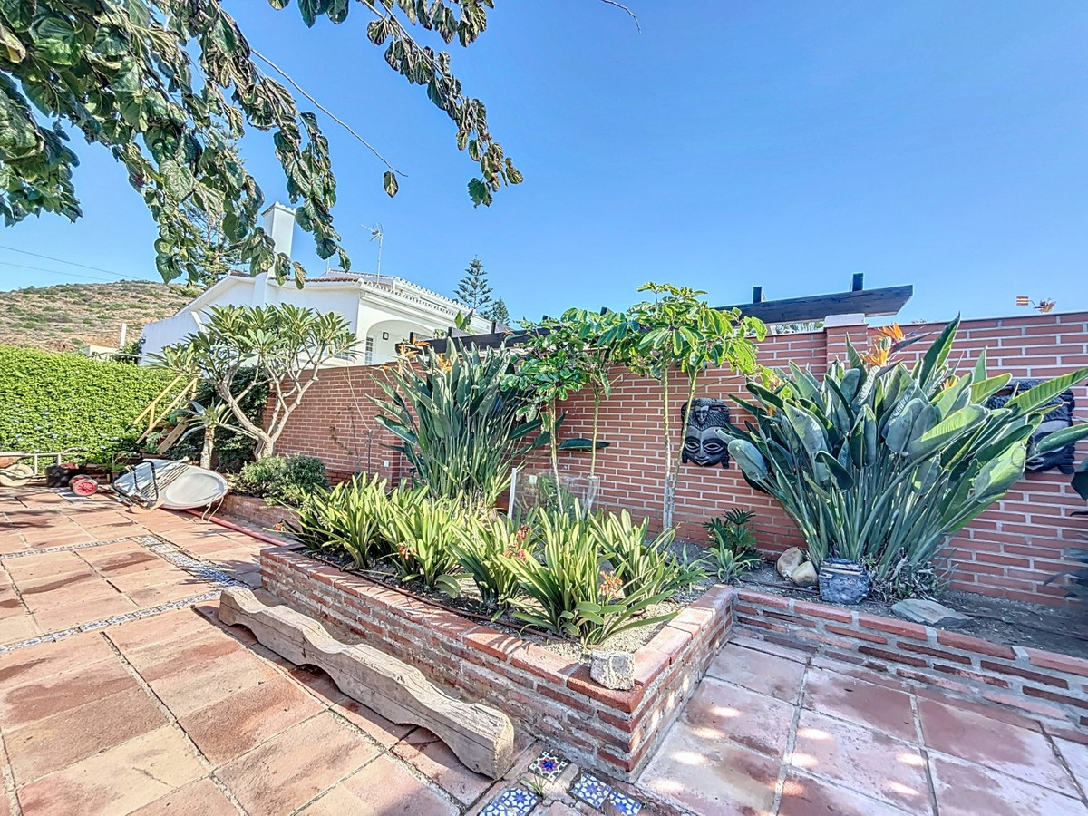 Detached Villa te koop in Almayate | 3 slaapkamers H4887367