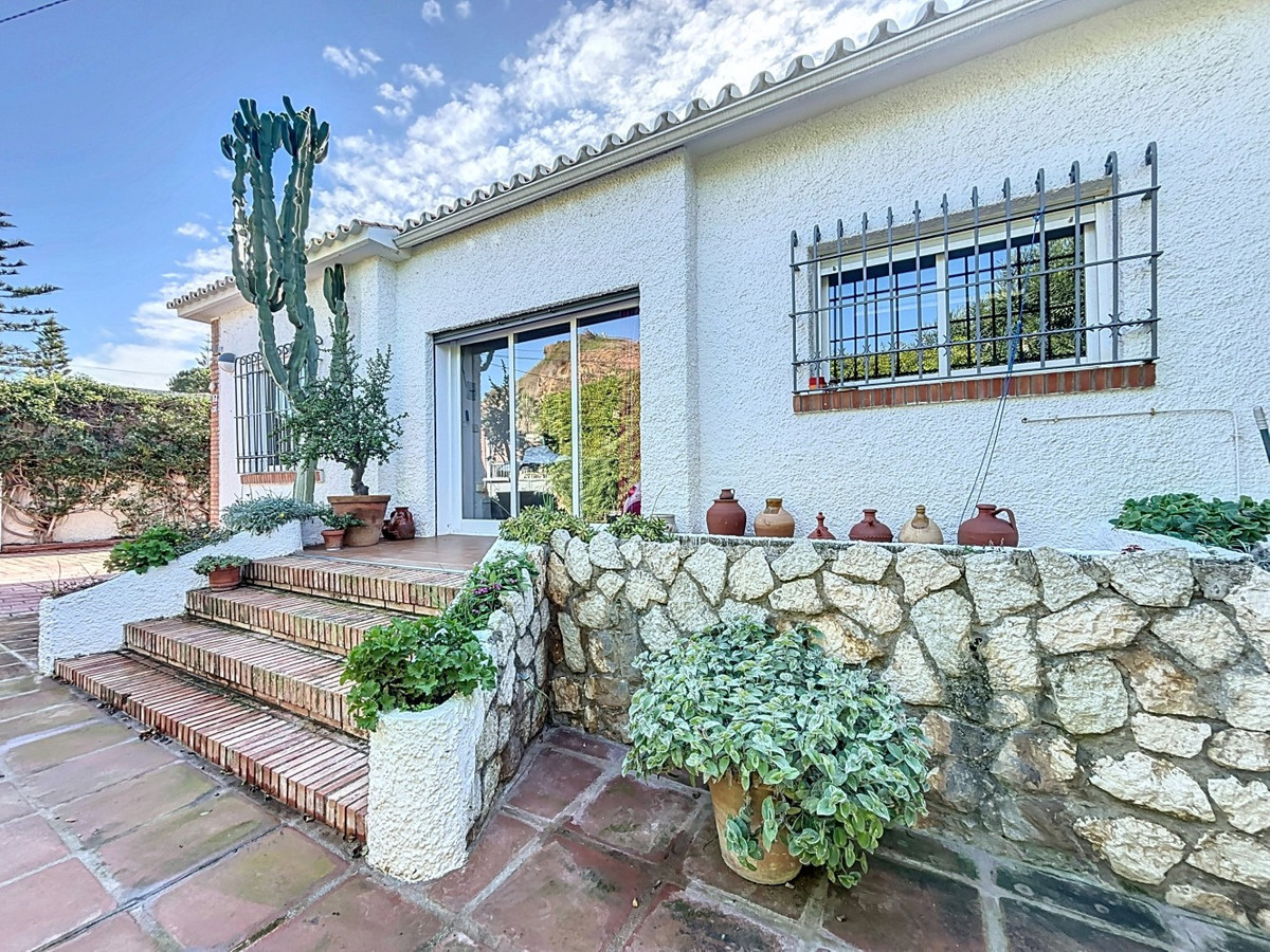 Detached Villa te koop in Almayate | 3 slaapkamers H4887367