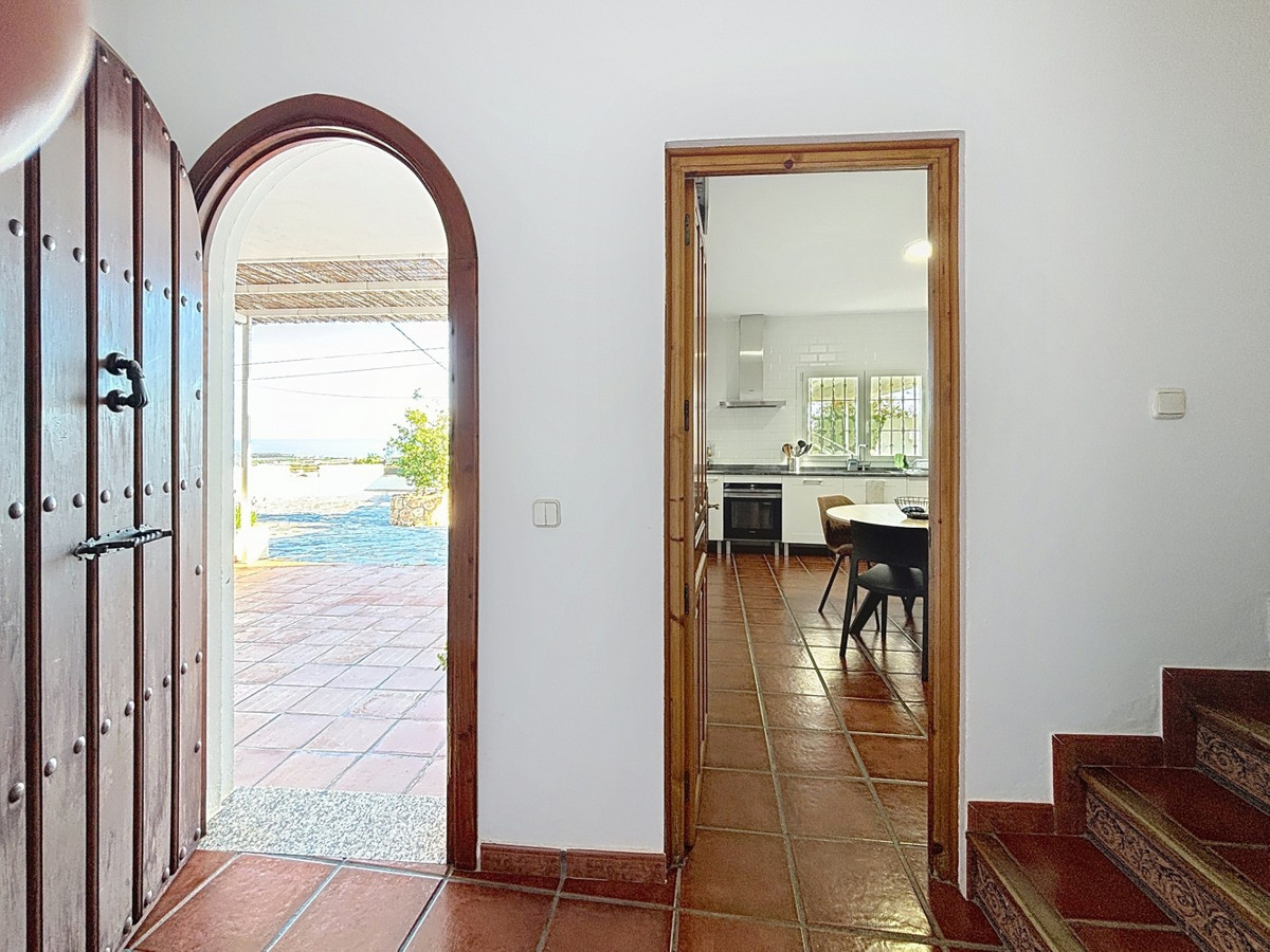 Detached Villa te koop in Almayate | 4 slaapkamers H4941757