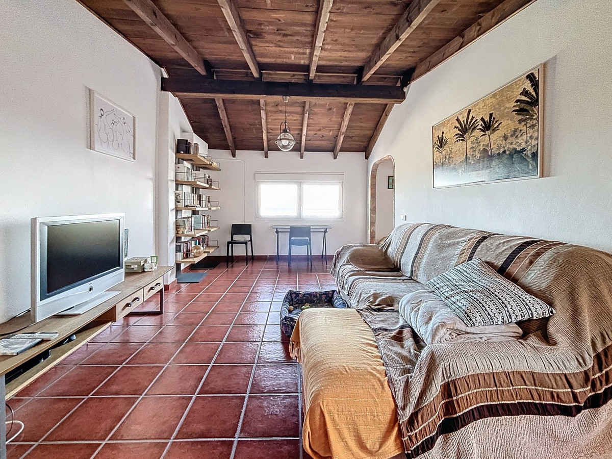 Detached Villa te koop in Almayate | 4 slaapkamers H4941757