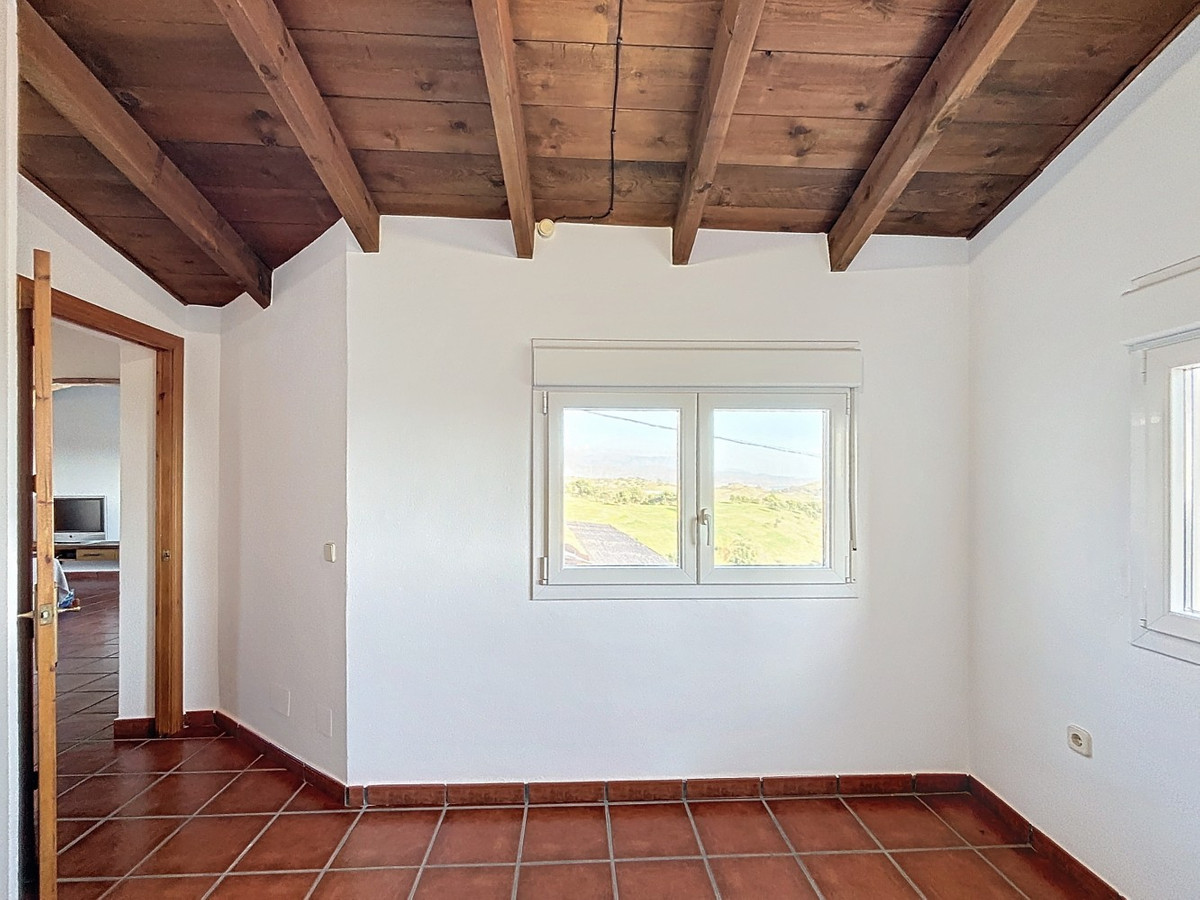 Detached Villa te koop in Almayate | 4 slaapkamers H4941757