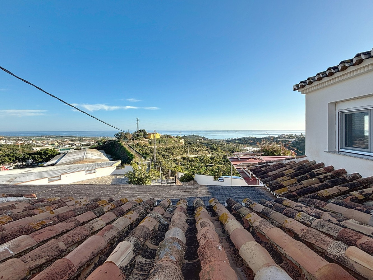 Detached Villa te koop in Almayate | 4 slaapkamers H4941757