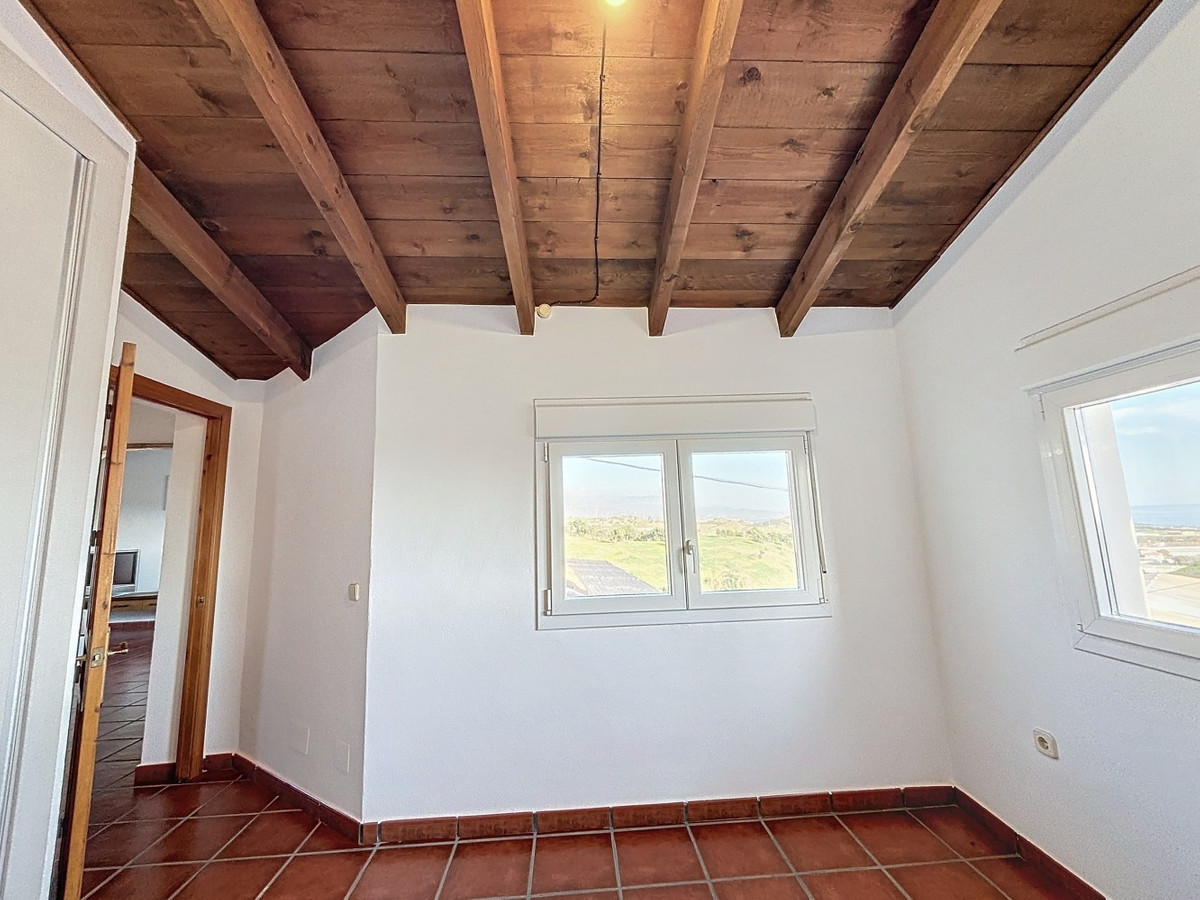Detached Villa te koop in Almayate | 4 slaapkamers H4941757