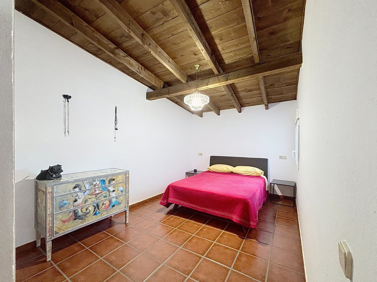 Detached Villa te koop in Almayate | 4 slaapkamers H4941757