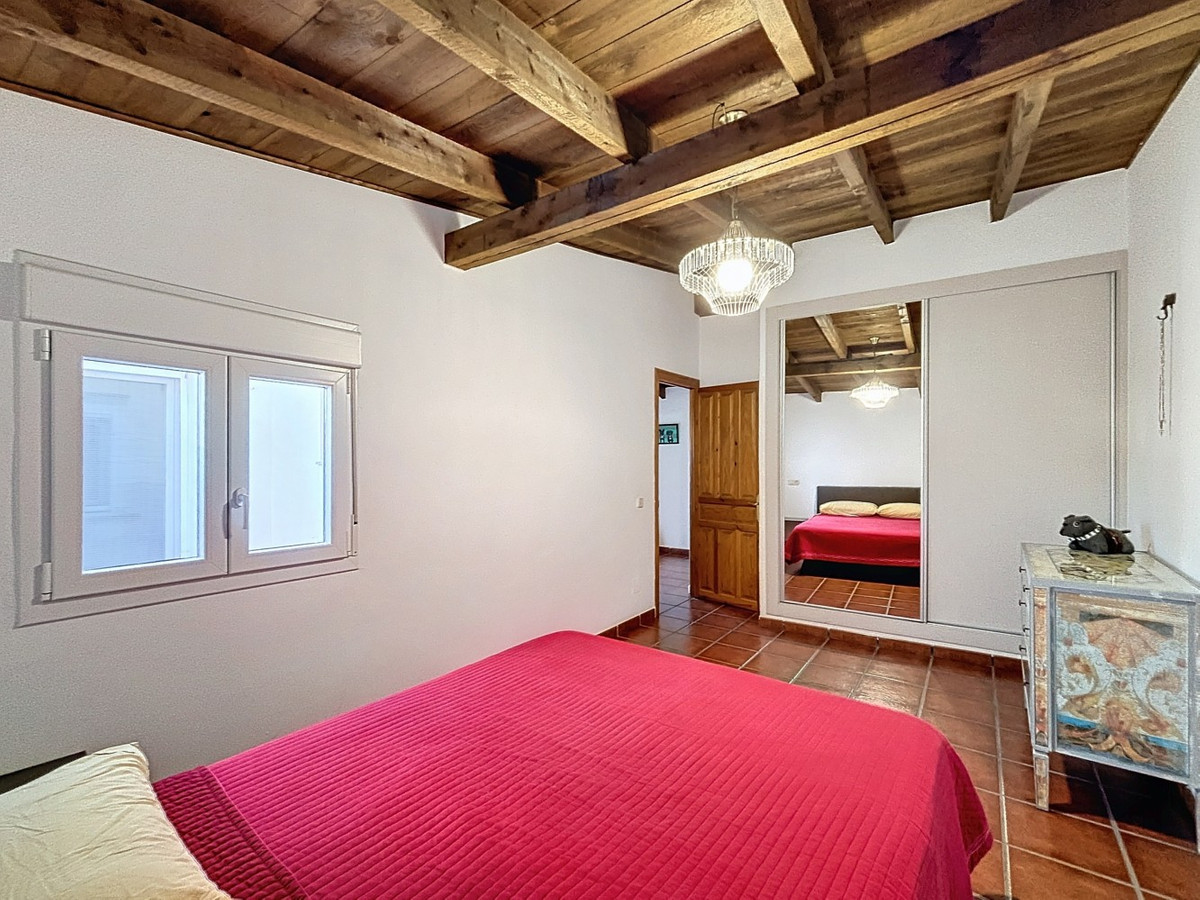 Detached Villa te koop in Almayate | 4 slaapkamers H4941757