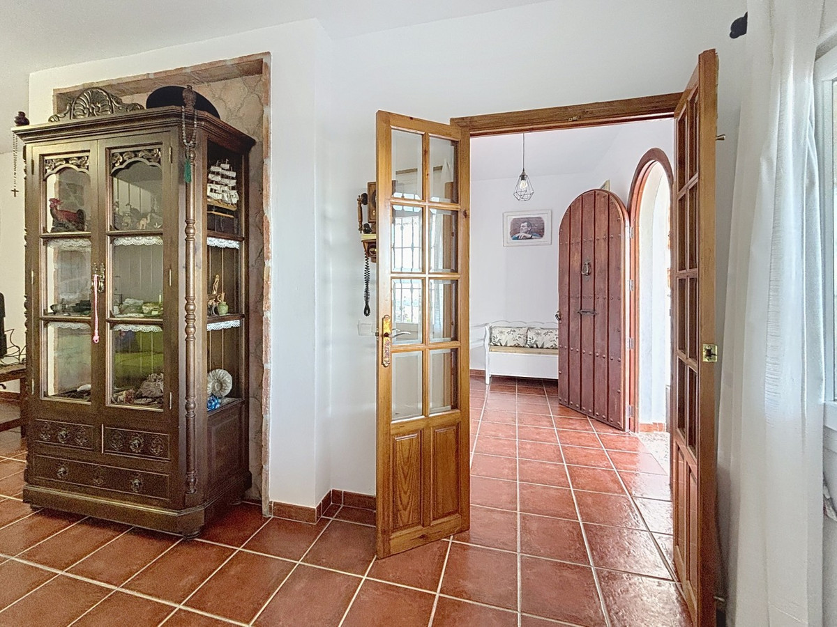 Detached Villa te koop in Almayate | 4 slaapkamers H4941757