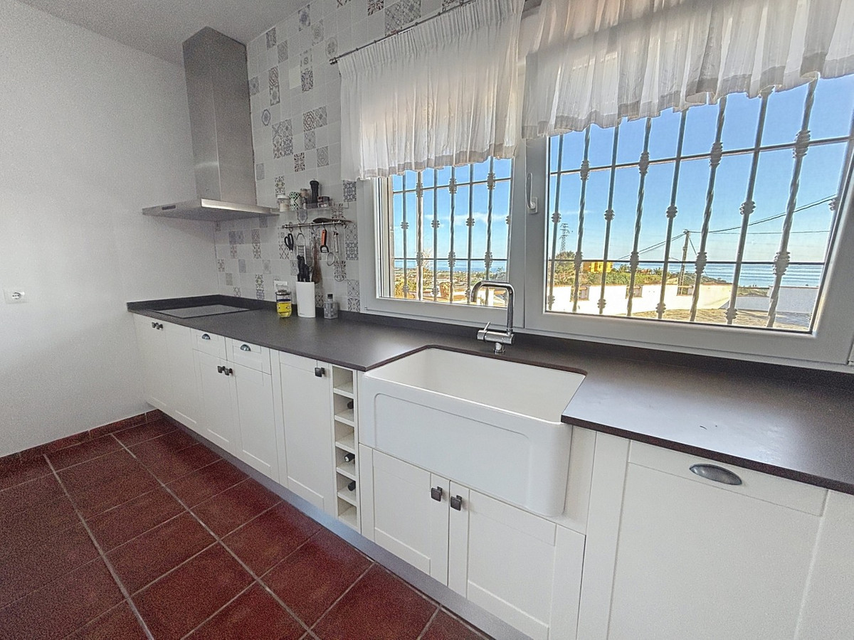 Detached Villa te koop in Almayate | 4 slaapkamers H4941757