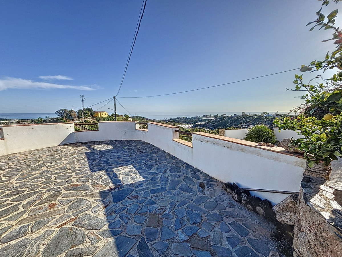 Detached Villa te koop in Almayate | 4 slaapkamers H4941757
