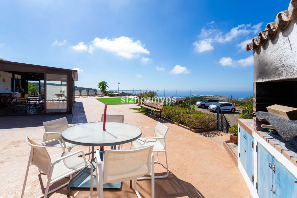 Detached Villa te koop in Almayate | 4 slaapkamers H4942015