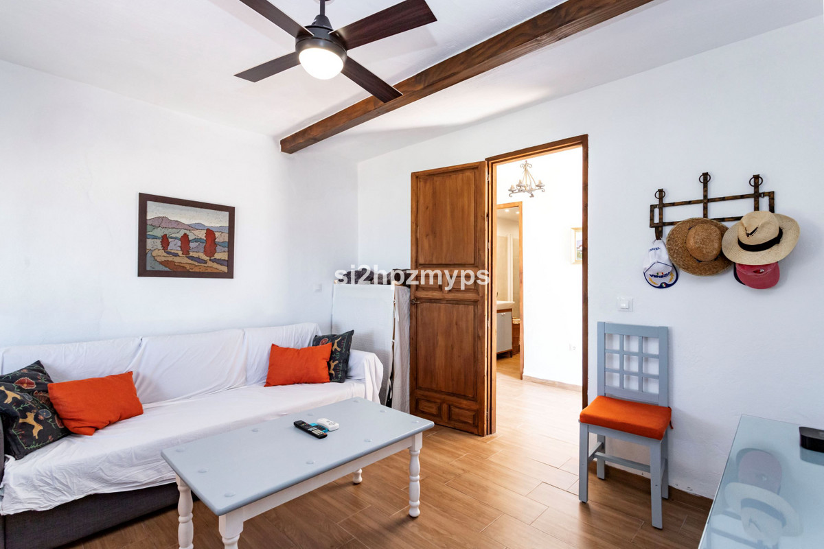 Detached Villa te koop in Almayate | 4 slaapkamers H4942015