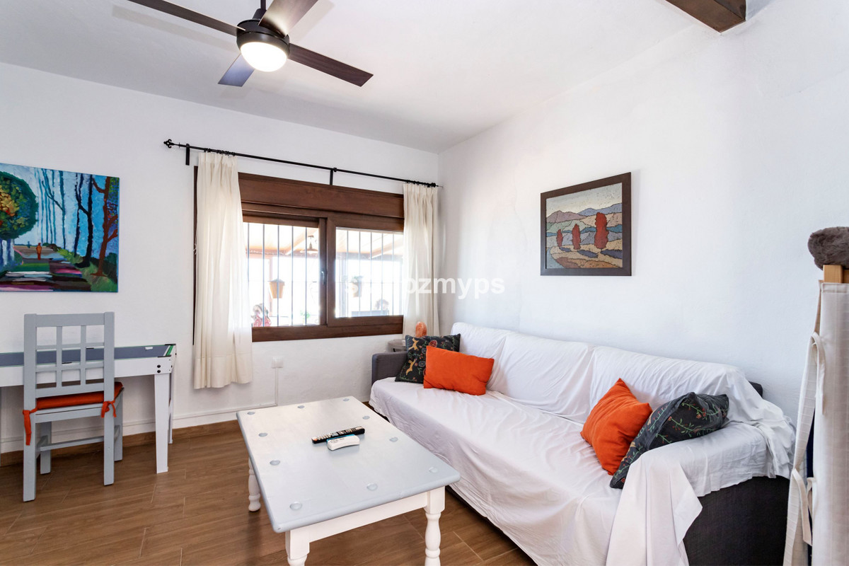 Detached Villa te koop in Almayate | 4 slaapkamers H4942015