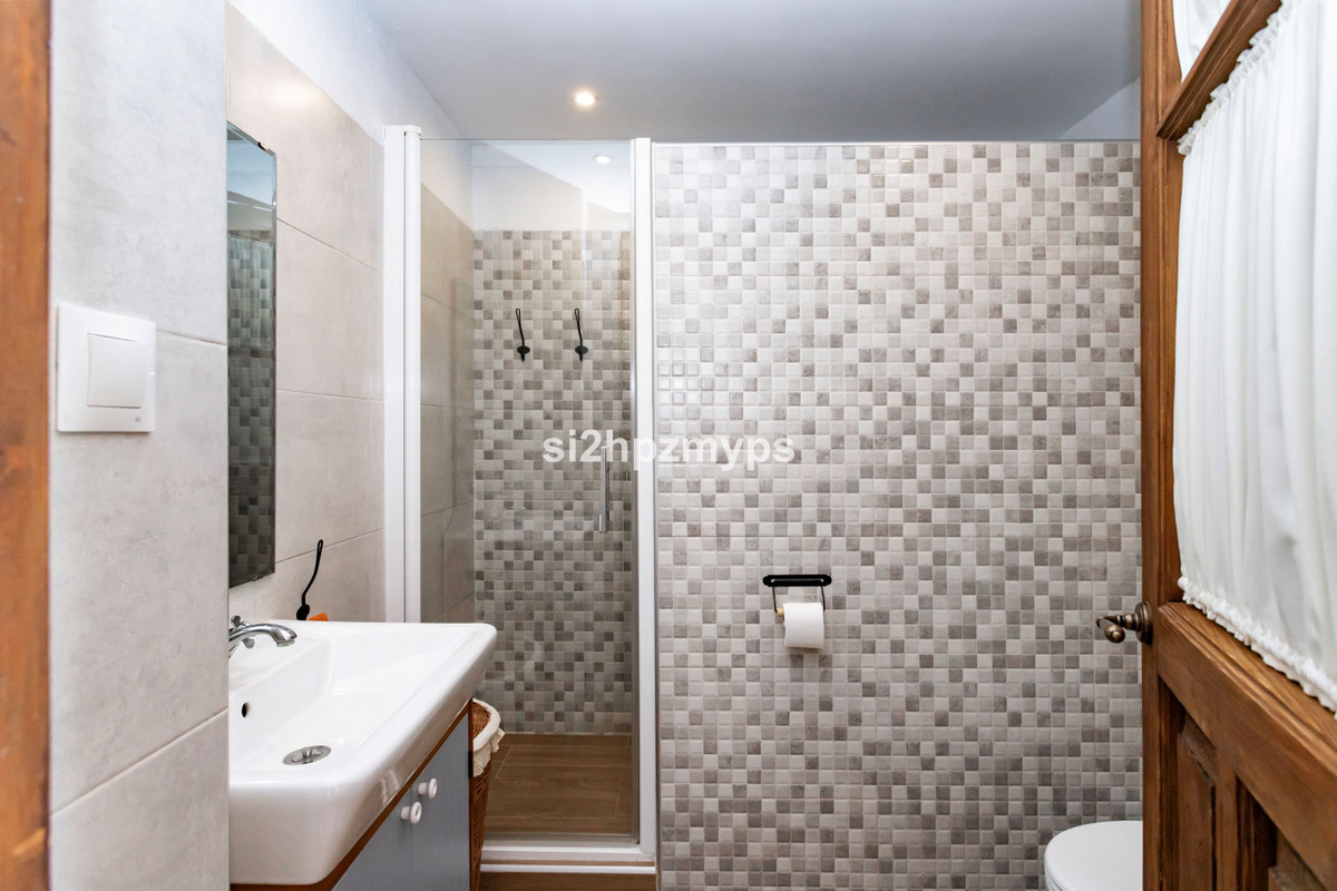 Detached Villa te koop in Almayate | 4 slaapkamers H4942015