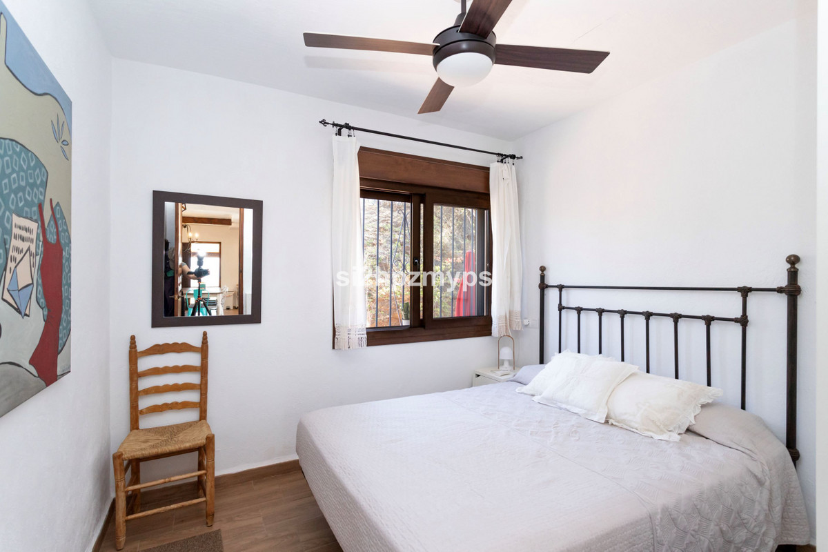 Detached Villa te koop in Almayate | 4 slaapkamers H4942015