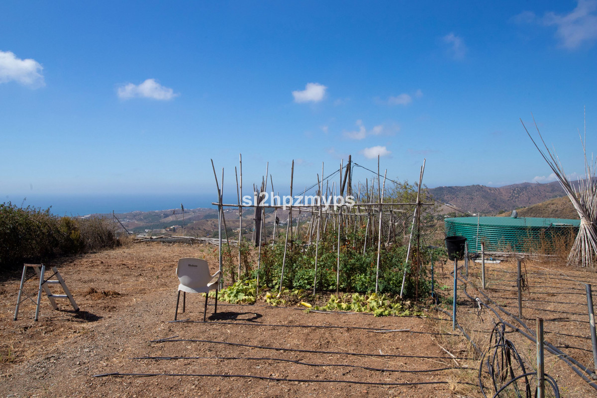 Detached Villa te koop in Almayate | 4 slaapkamers H4942015