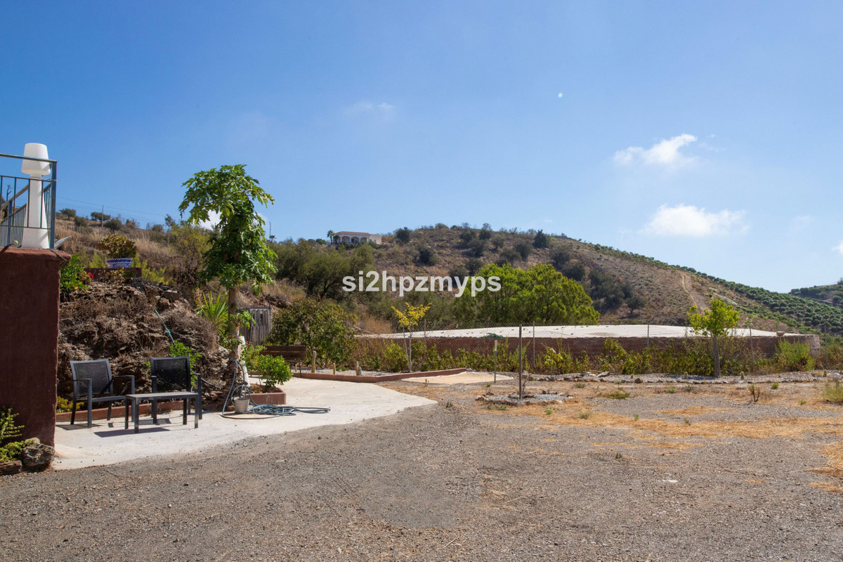 Detached Villa te koop in Almayate | 4 slaapkamers H4942015