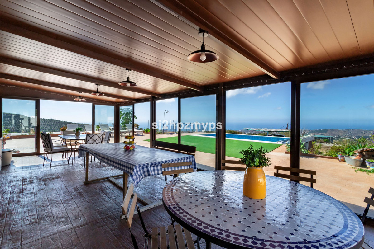 Detached Villa te koop in Almayate | 4 slaapkamers H4942015