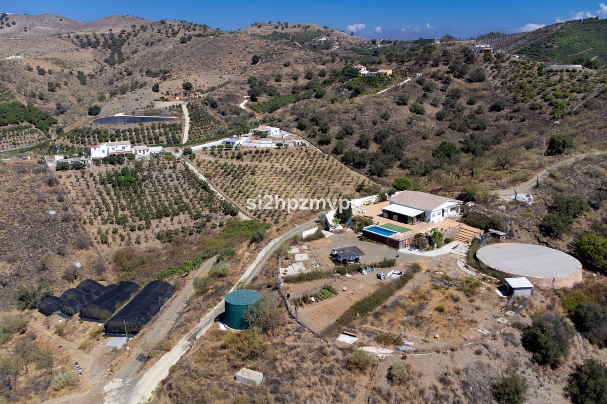 Detached Villa te koop in Almayate | 4 slaapkamers H4942015