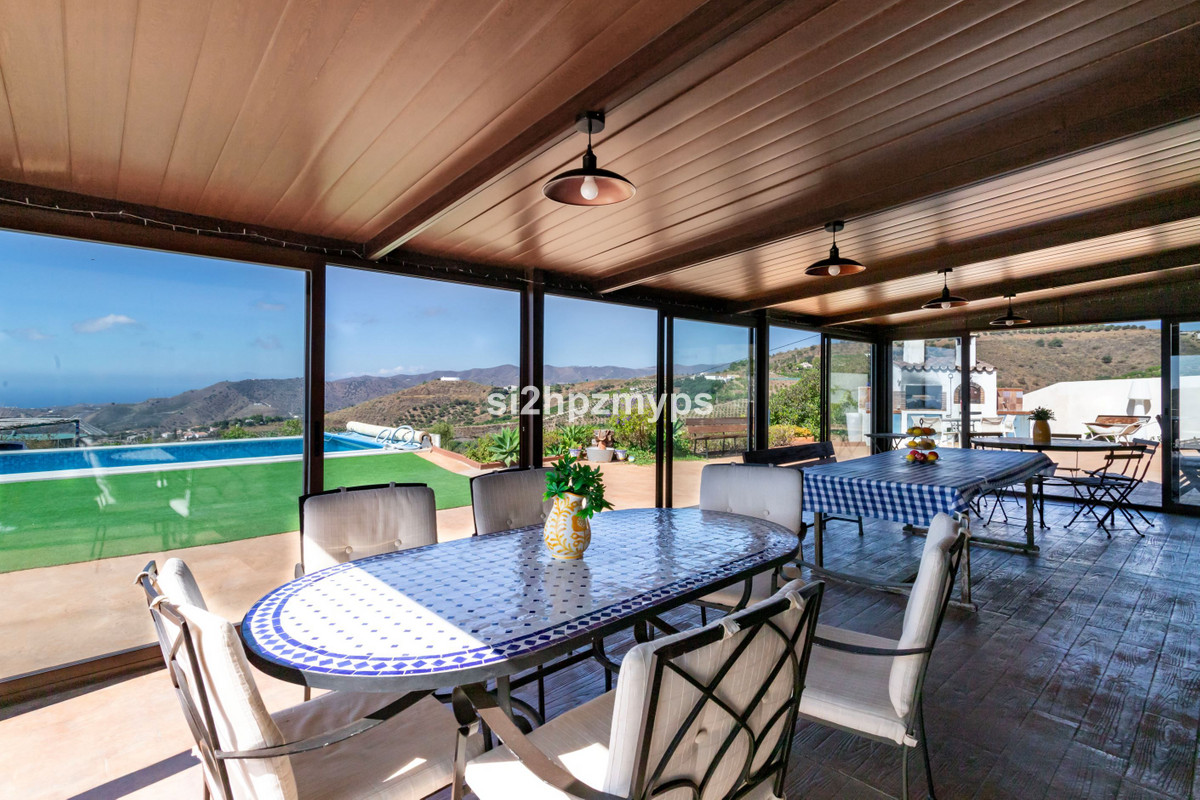 Detached Villa te koop in Almayate | 4 slaapkamers H4942015
