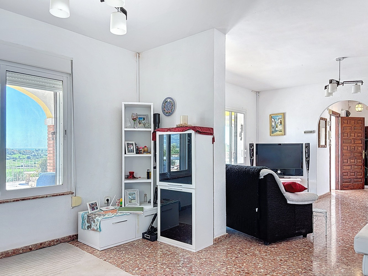 Detached Villa te koop in Almayate | 3 slaapkamers H5004613