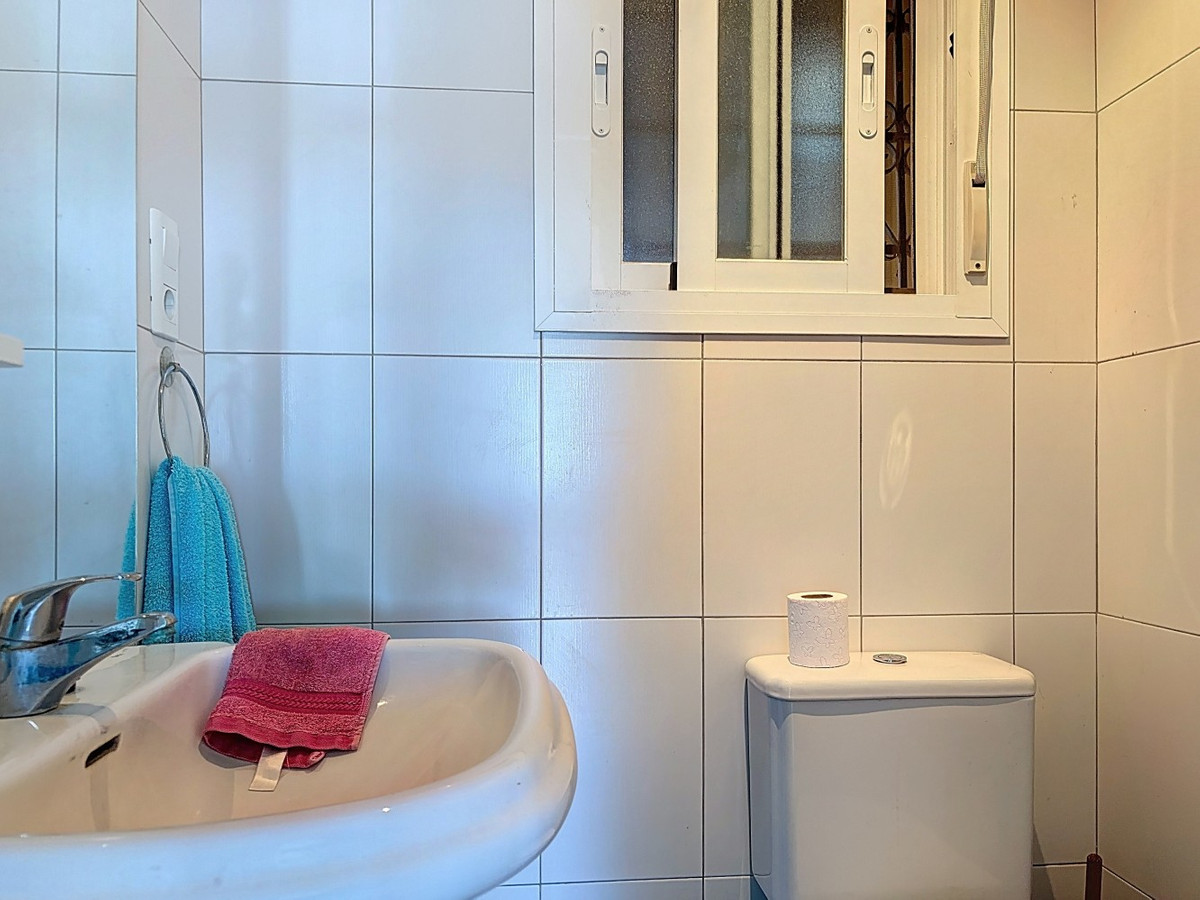 Detached Villa te koop in Almayate | 3 slaapkamers H5004613