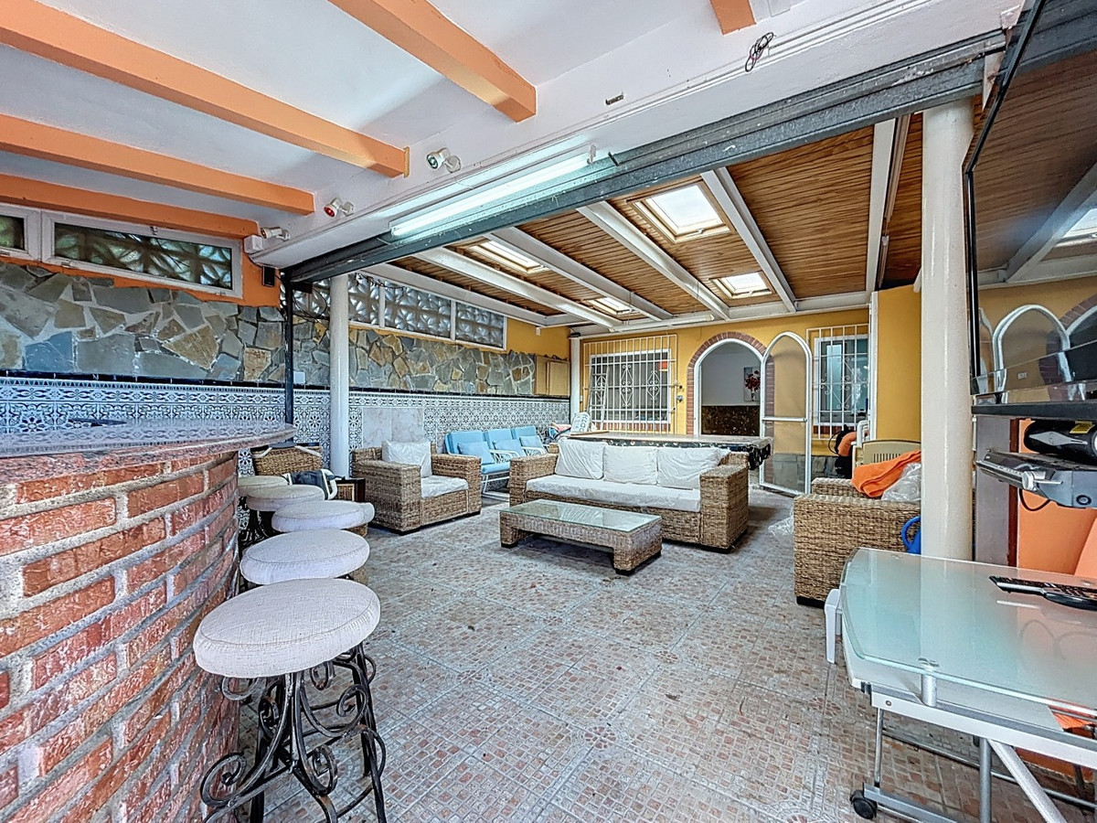 Detached Villa te koop in Almayate | 3 slaapkamers H5004613