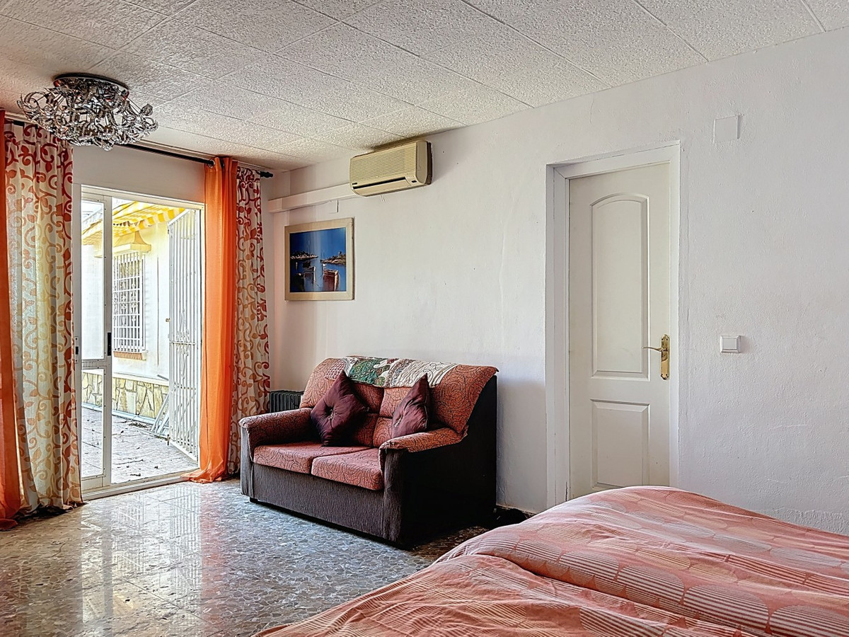 Detached Villa te koop in Almayate | 3 slaapkamers H5004613
