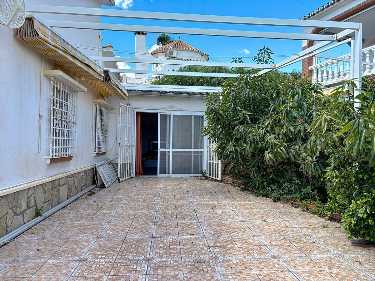 Detached Villa te koop in Almayate | 3 slaapkamers H5004613