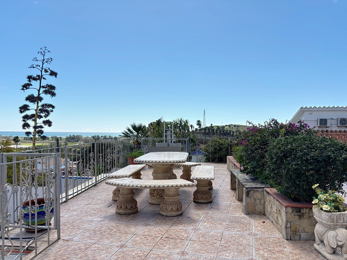Detached Villa te koop in Almayate | 3 slaapkamers H5004613