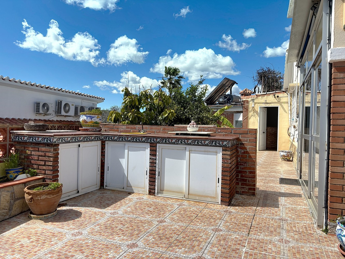 Detached Villa te koop in Almayate | 3 slaapkamers H5004613