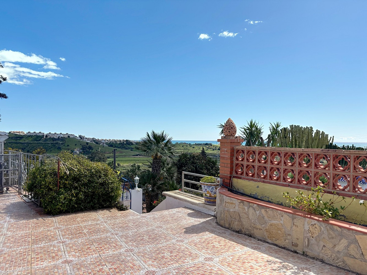 Detached Villa te koop in Almayate | 3 slaapkamers H5004613