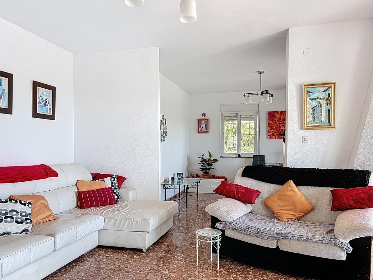 Detached Villa te koop in Almayate | 3 slaapkamers H5004613