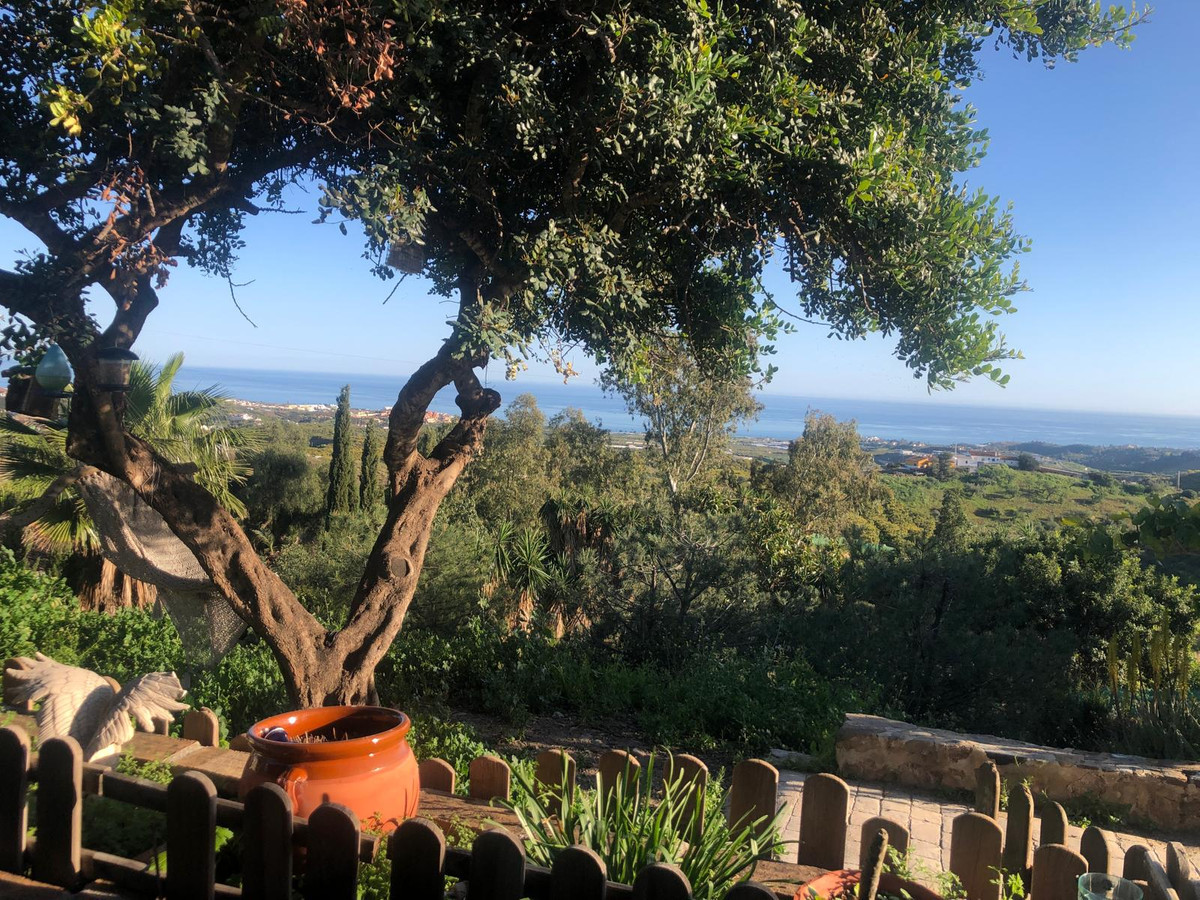 Detached Villa te koop in Almayate | 3 slaapkamers H5042497
