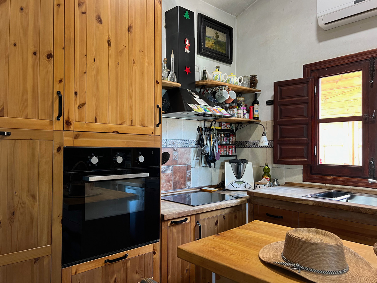 Detached Villa te koop in Almayate | 3 slaapkamers H5042497