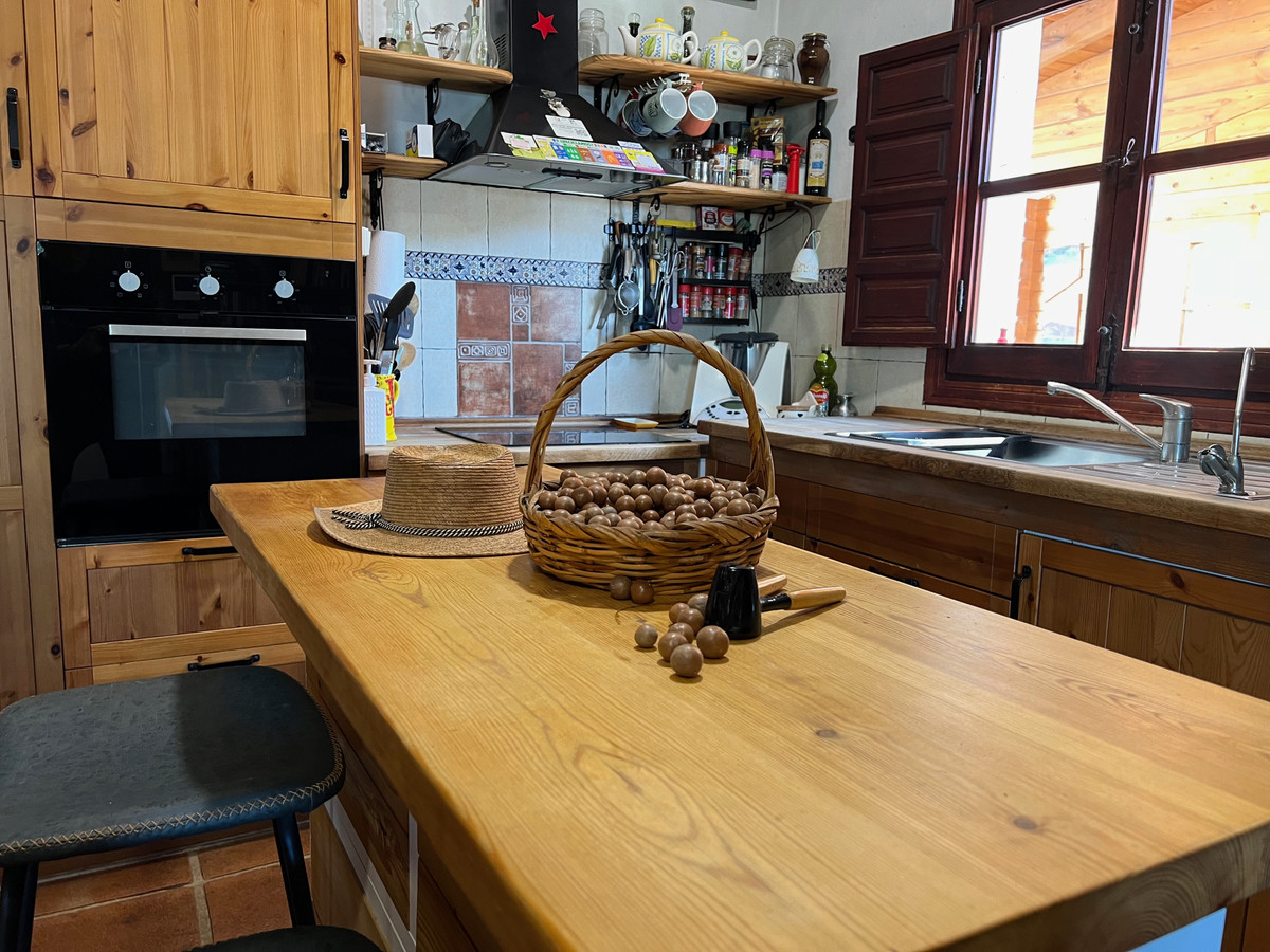 Detached Villa te koop in Almayate | 3 slaapkamers H5042497