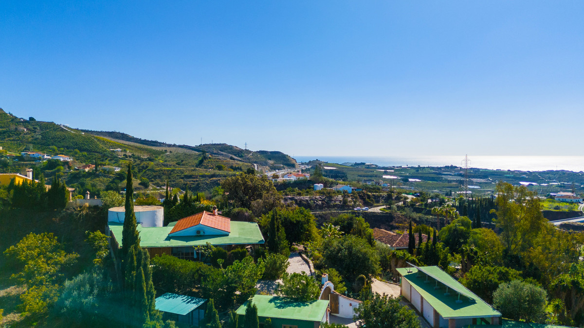 Detached Villa te koop in Almayate | 3 slaapkamers H5042497