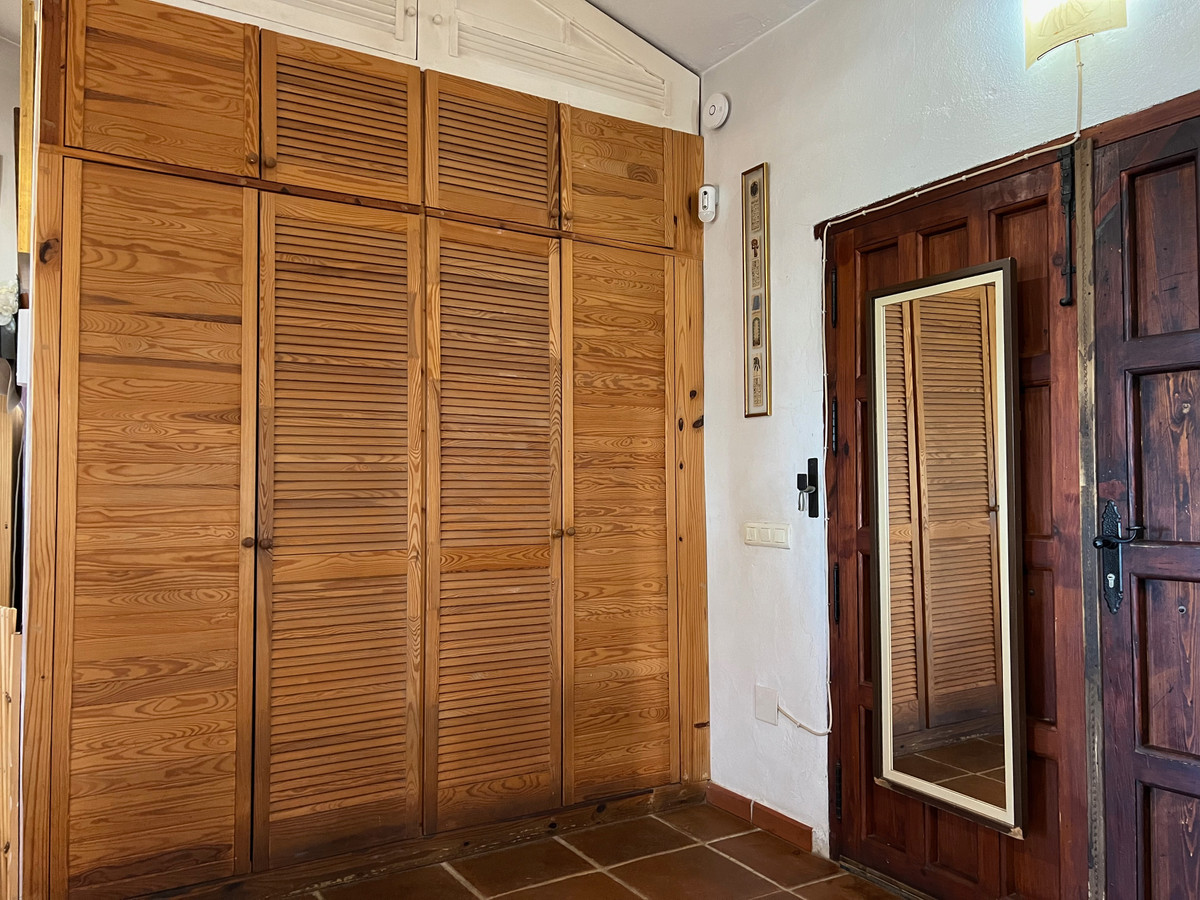Detached Villa te koop in Almayate | 3 slaapkamers H5042497