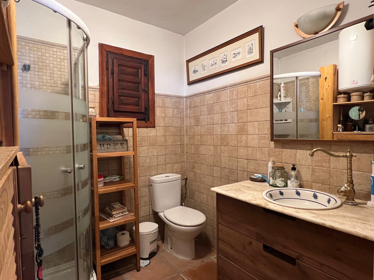 Detached Villa te koop in Almayate | 3 slaapkamers H5042497